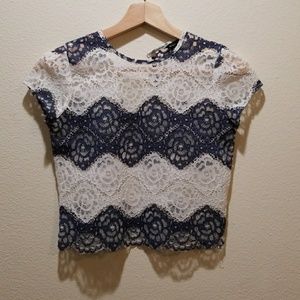 EXTREME SALE: Lace crop top | Coachella 🖤